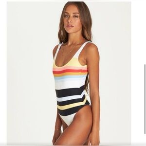 Billabong one piece size Small